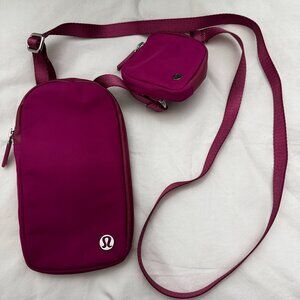 Lululemon phone carrier Purse